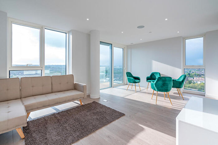 2 Bedroom Apartment To Rent In Skylark Point, Woodberry Down, London, N4