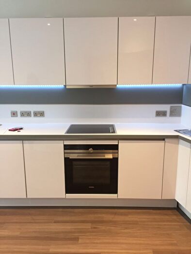 1 Bedroom Flat To Rent In Kingsland High Street, London, E8