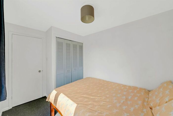 1 Bedroom Flat For Sale In Higham Station Avenue, London, E4