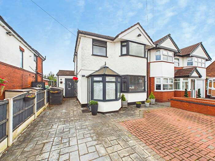 3 Bedroom Semi-Detached House For Sale In Hamilton Road, Windle, St Helens, WA10