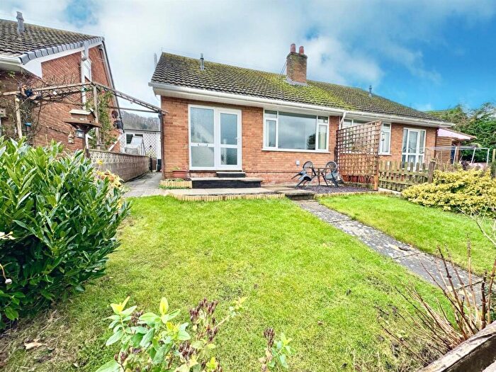 3 Bedroom Semi-Detached House For Sale In Bron Yr Afon, Conwy, LL32