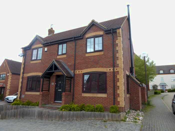 4 Bedroom Detached House To Rent In Plantation Place, Milton Keynes, MK5
