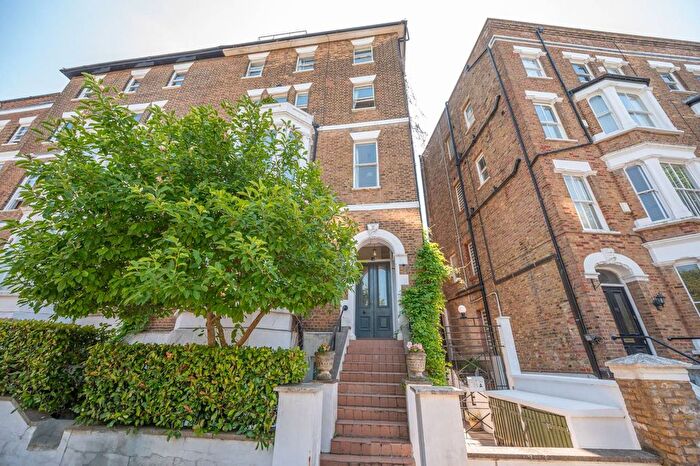 2 Bedroom Flat To Rent In South Hill Park, Hampstead, London, NW3