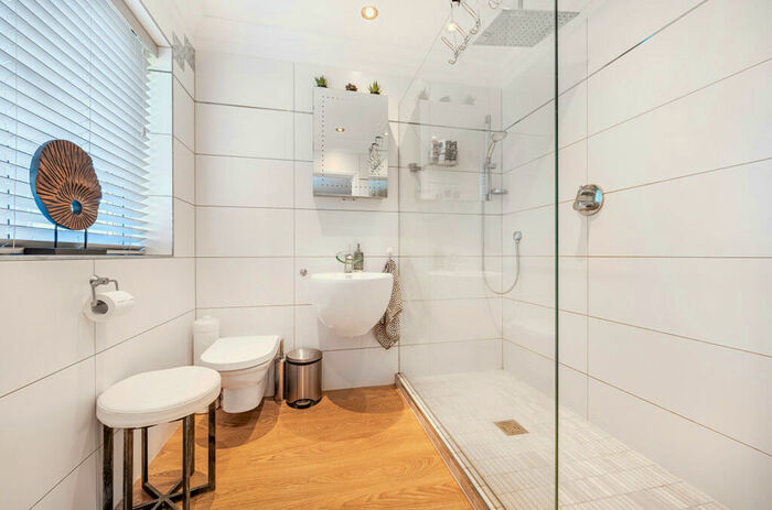 4 Bedroom Detached House For Sale In Warren Road, Woodley, Reading, RG5