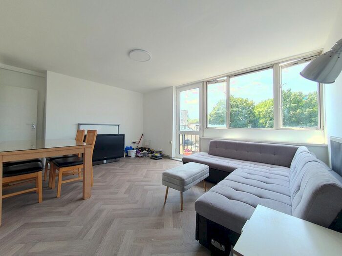 4 Bedroom Flat To Rent In Stepney Way, Stepney Green, London, E1