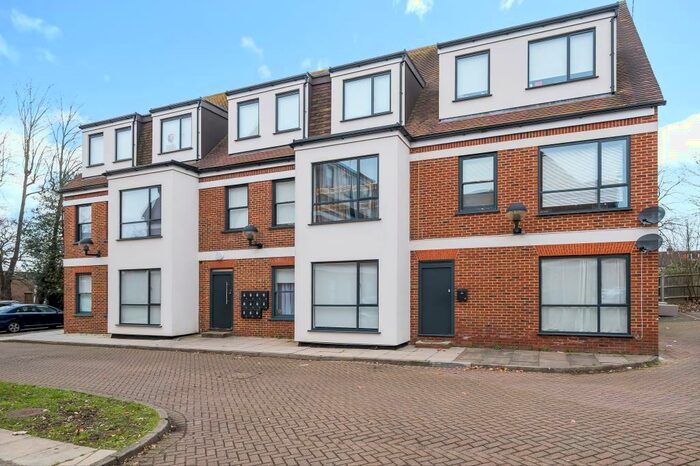 1 Bedroom Apartment To Rent In Slough, Berkshire, SL1