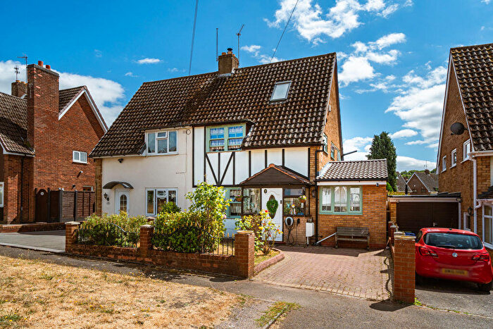 3 Bedroom Semi Detached House For Sale In Maitland Road, Dudley, DY1