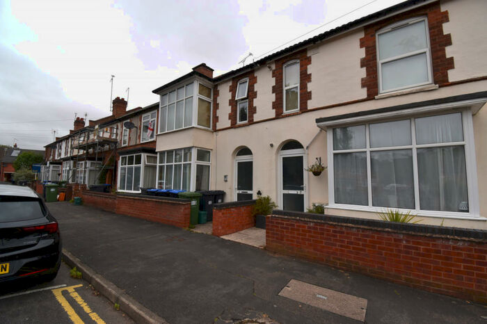 2 Bedroom Apartment To Rent In Woodville Road, Warwick, Warwickshire, CV34