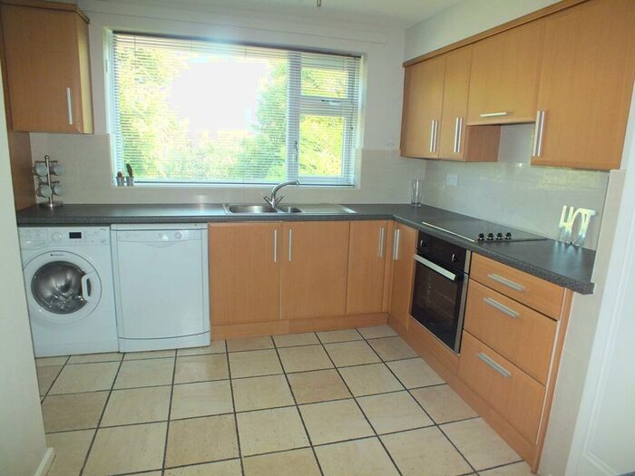 2 Bedroom Flat To Rent In Chadley Close, Solihull, B91