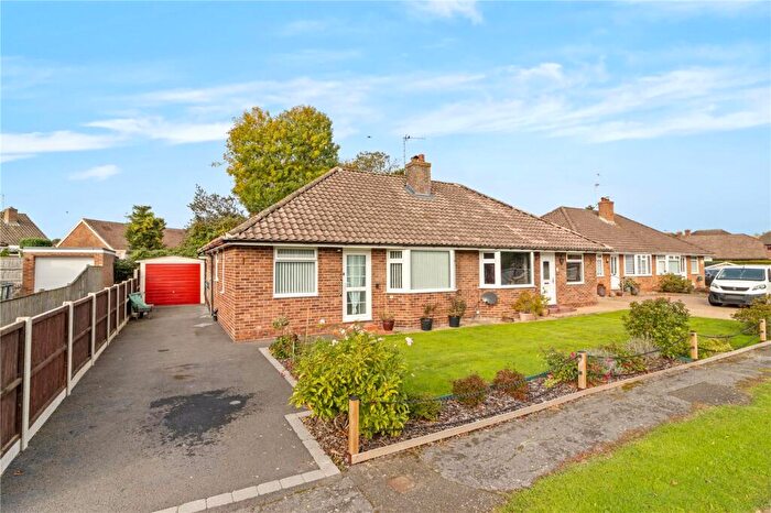 2 Bedroom Bungalow For Sale In Sandbanks Way, Hailsham, East Sussex, BN27