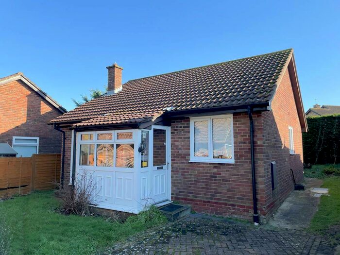 2 Bedroom Detached Bungalow For Sale In Merrie Gardens, Sandown, PO36