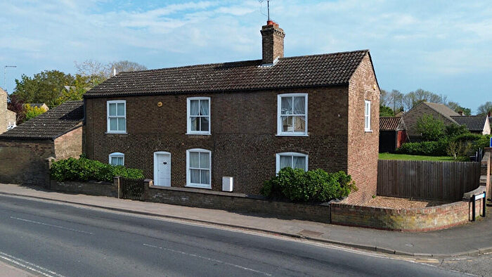 4 Bedroom Detached House For Sale In Huntingdon Road, Chatteris, Cambs., PE16