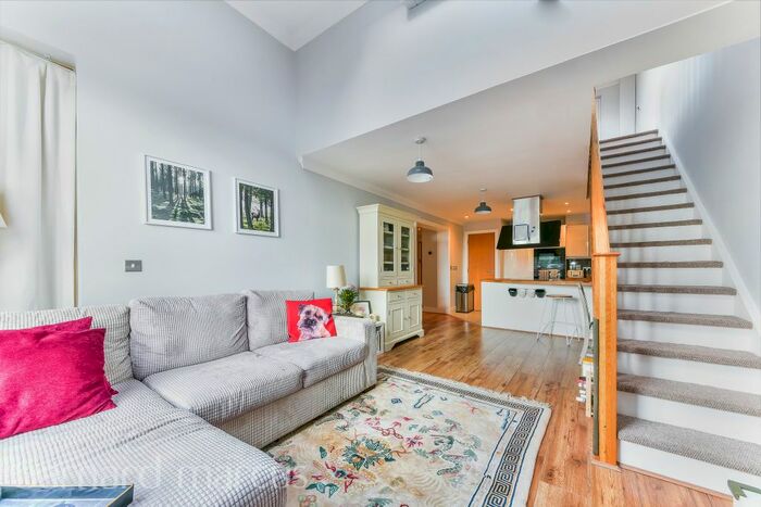 2 Bedroom Flat To Rent In Leslie Park Road, Croydon, CR0