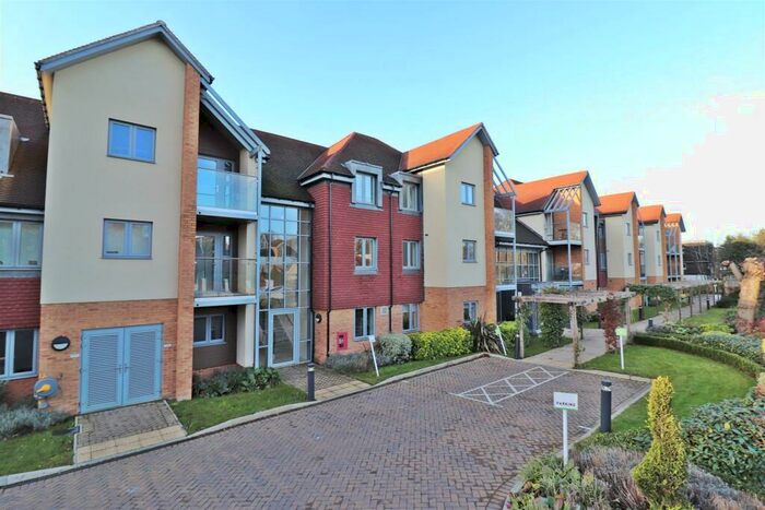 1 Bedroom Retirement Property For Sale In Eleanor House, London Road, St. Albans, AL1