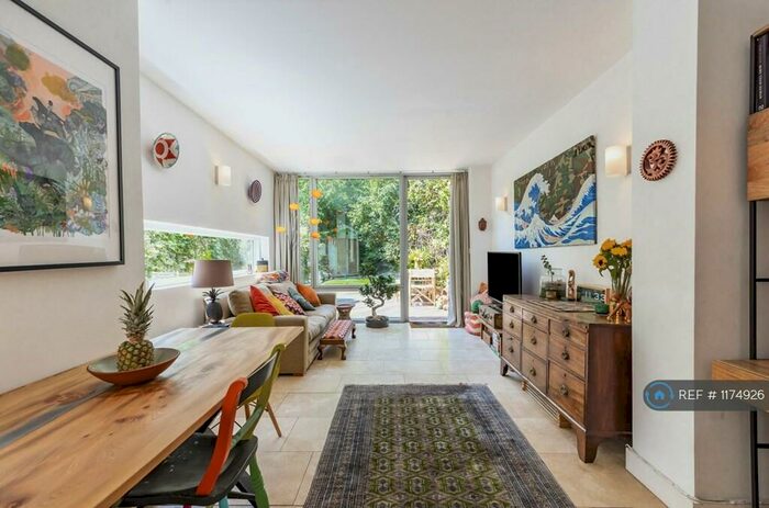 2 Bedroom Flat To Rent In Crouch End, London, N8