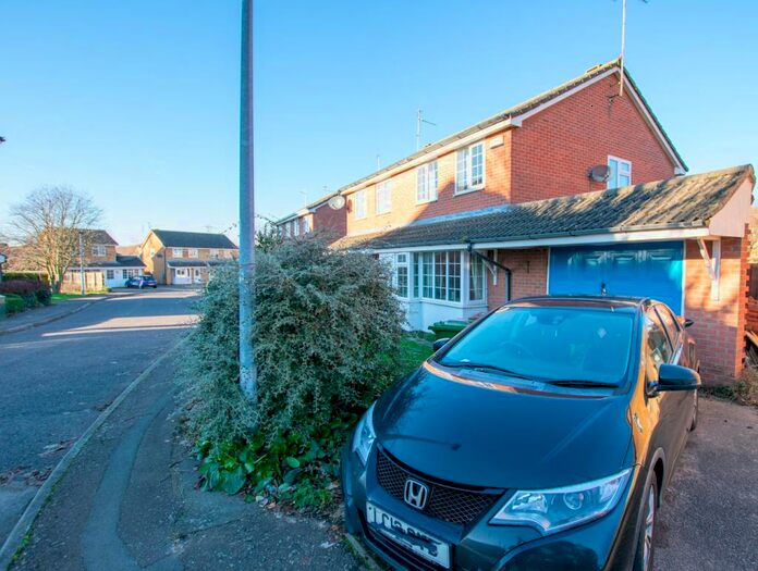 3 Bedroom Semi Detached House For Sale In Flamborough Close, Woodston