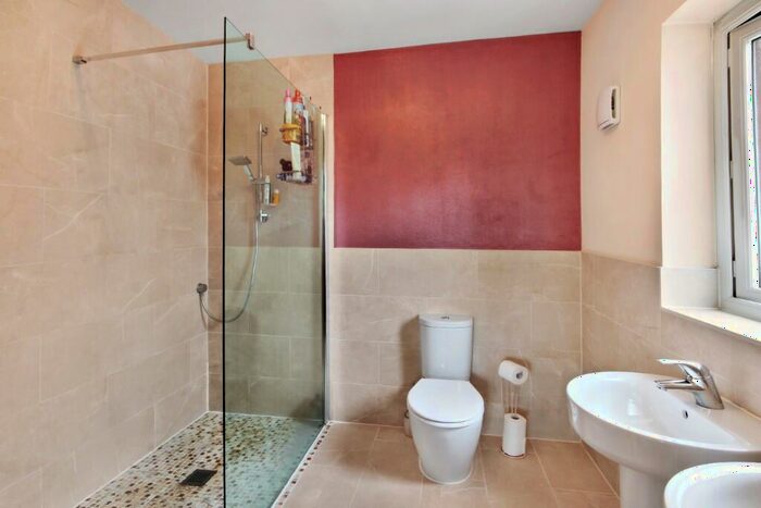 4 Bedroom Detached House For Sale In The Furrows, RH10