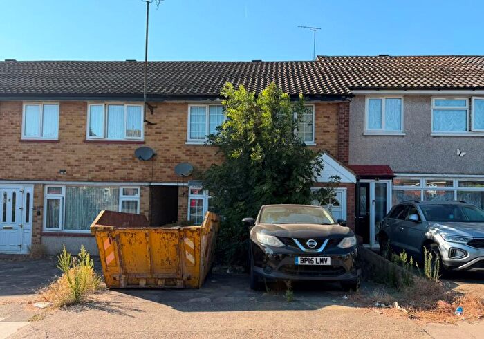 3 Bedroom Terraced House For Sale In Hillrise Road, Romford, Essex, RM5