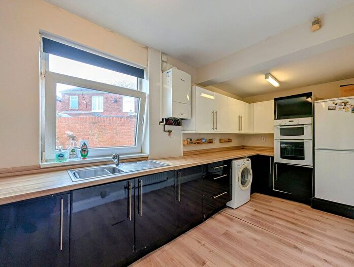 2 Bedroom Semi-detached Bungalow For Sale In Newton Grove, South Shields, NE34