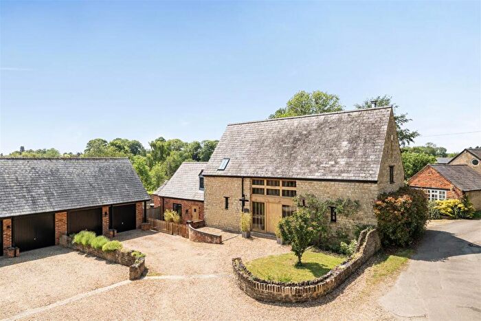 4 Bedroom Barn Conversion For Sale In Church End, Syresham, NN12