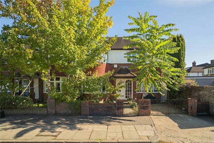 5 Bedroom Semi-detached House For Sale In West Temple Sheen, London, SW14