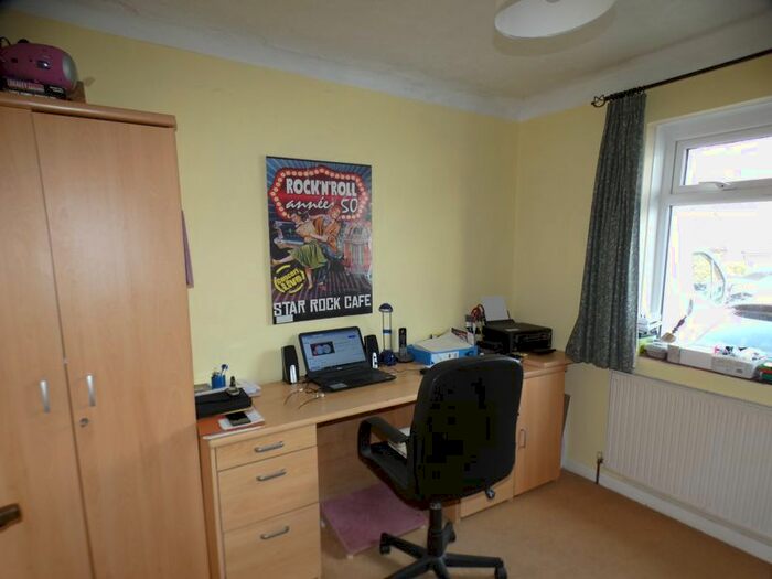 2 Bedroom Detached Bungalow For Sale In Bridge Close, Bursledon, Southampton, SO31