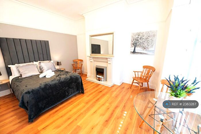 5 Bedroom Terraced House To Rent In Wingrove Road, Newcastle Upon Tyne, NE4