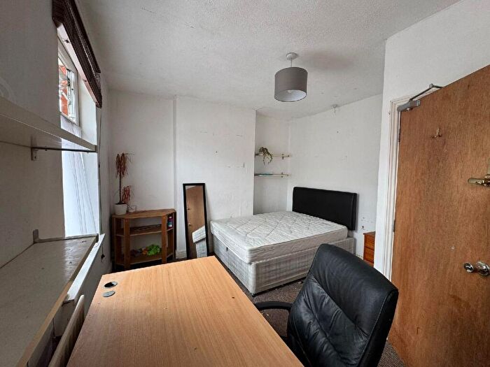 5 Bedroom House To Rent In Teversal Avenue, Lenton, Nottingham, Nottinghamshire, NG7