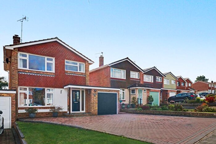 3 Bedroom Detached House For Sale In Orchard Road, Fair Oak, SO50