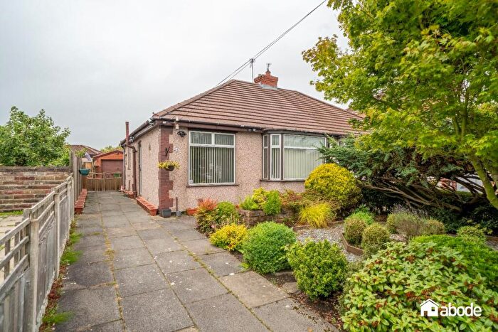 2 Bedroom Semi-Detached Bungalow For Sale In Birchfield Way, Liverpool, L31