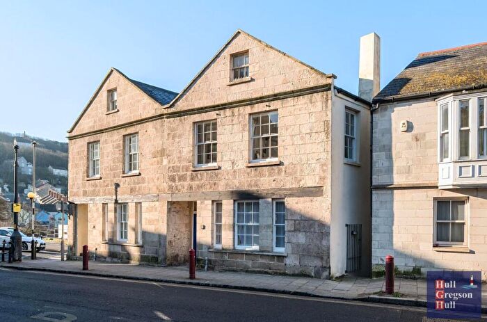3 Bedroom Semi-Detached House For Sale In Fortuneswell, Portland, DT5