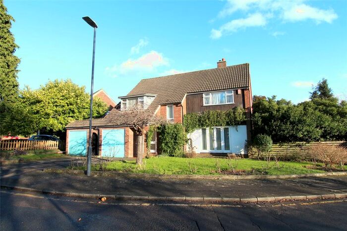 4 Bedroom Detached House To Rent In Fontwell Close, Harrow HA3