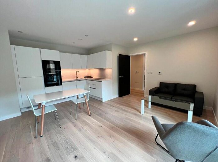 1 Bedroom Flat To Rent In Highland Avenue, London, W7