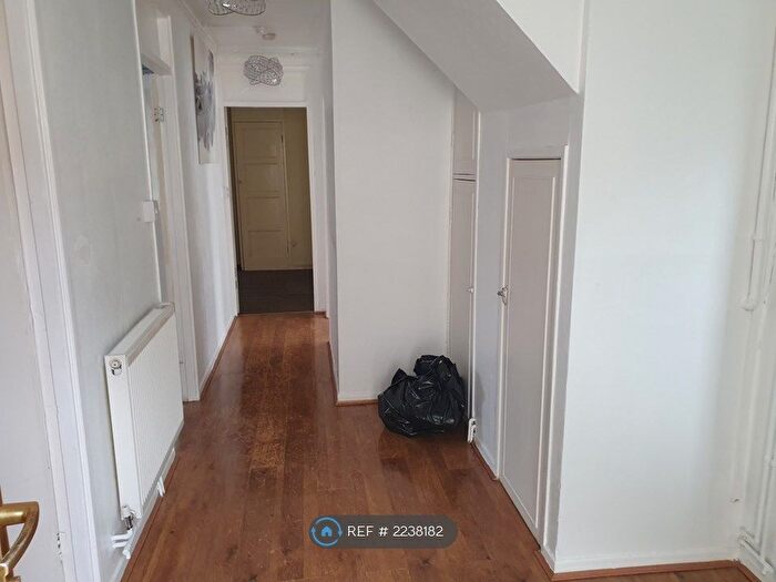2 Bedroom Maisonette To Rent In Sharpland, Leicester, LE2