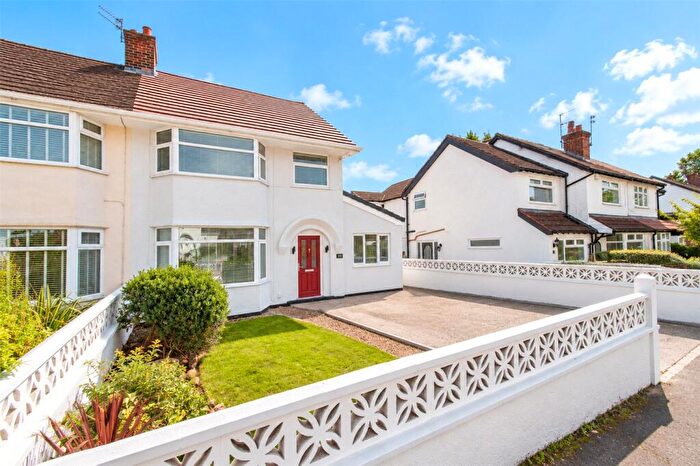 3 Bedroom Semi-Detached House For Sale In Downham Drive, Heswall, Wirral, CH60