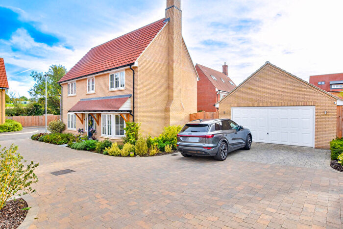 4 Bedroom Detached House For Sale In Fredericks Close, Woodlands Meadow, CM6