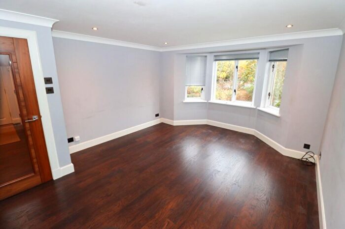 2 Bedroom Flat To Rent In Waverley Crescent, Livingston, EH54