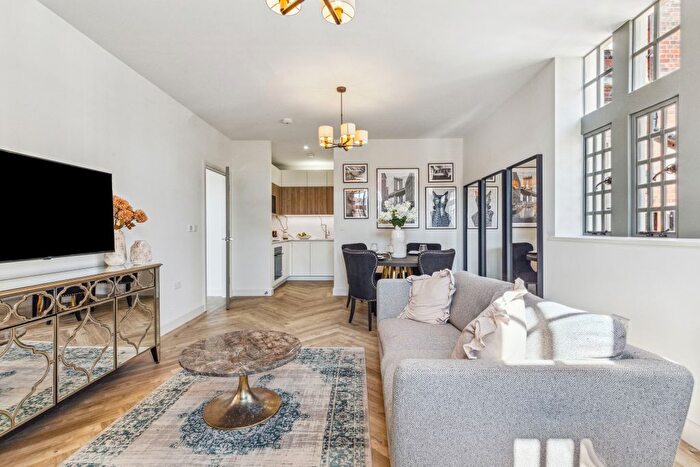 1 Bedroom Flat For Sale In Glenburnie Road, London, SW17