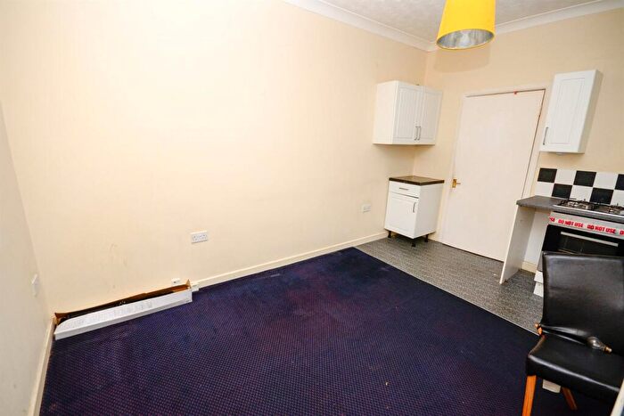 1 Bedroom Flat For Sale In Kells Lane, Low Fell, NE9