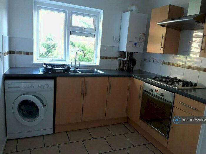 2 Bedroom Flat To Rent In Maindy, Maindy, Cardiff, CF14