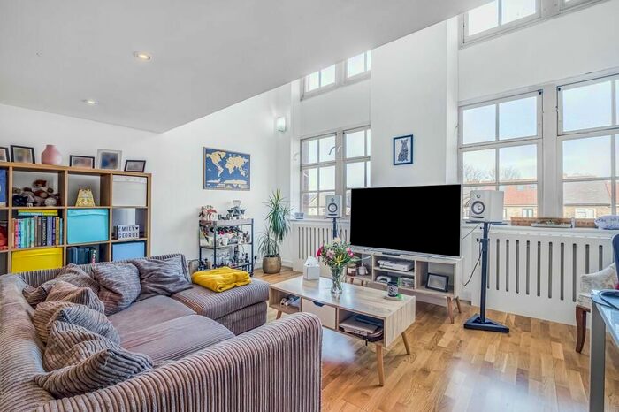 1 Bedroom Flat To Rent In Gatton Road, London, SW17