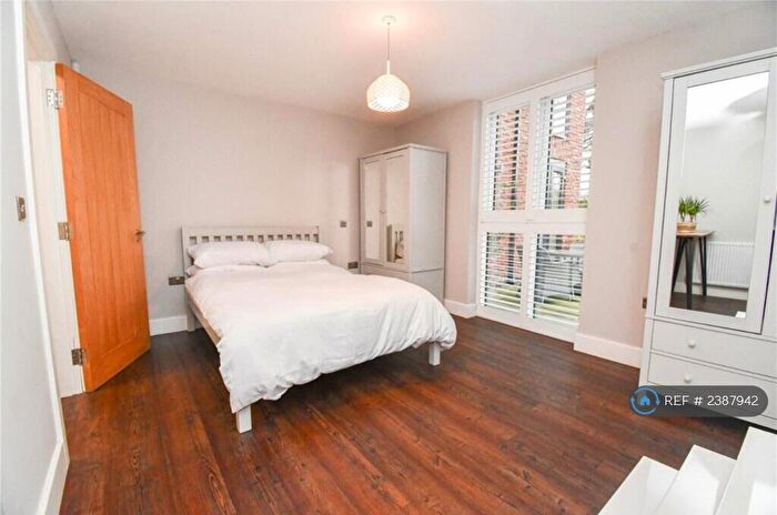 3 Bedroom Flat To Rent In Rocky Lane, Wirral, CH60