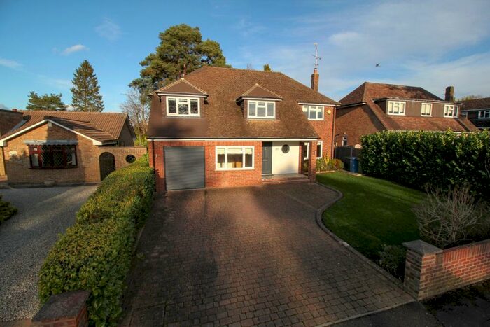 5 Bedroom Detached House To Rent In Avondale Road, Fleet, GU51
