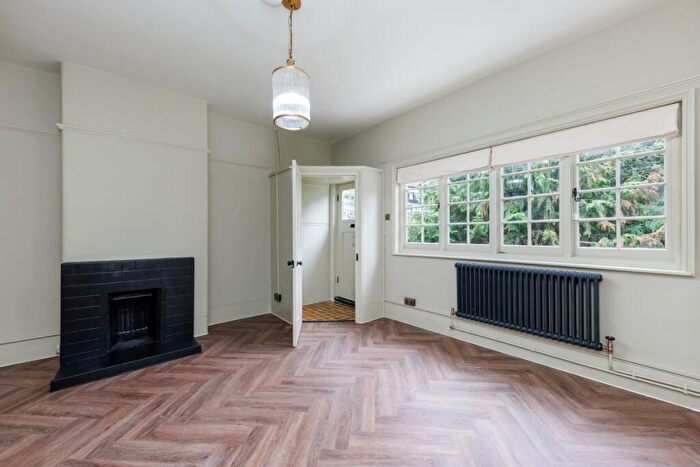Apartment To Rent In Herne Hill, Brixton, SE24