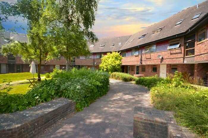 1 Bedroom Apartment To Rent In Round Mead, SG2