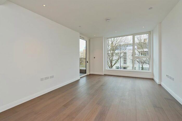 1 Bedroom Flat To Rent In Phoenix Court, Oval Village, Kennington Lane, SE11