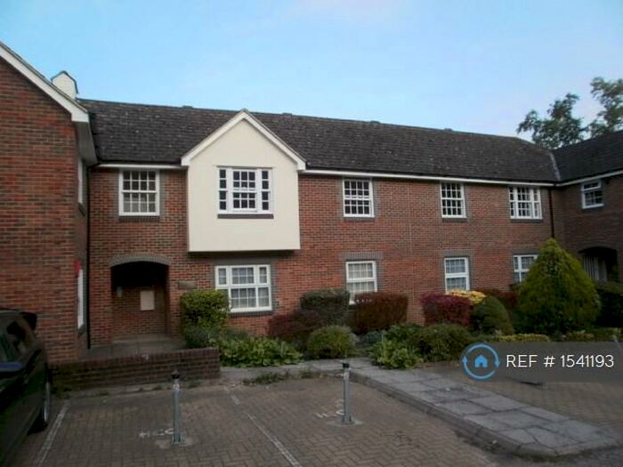 2 Bedroom Flat To Rent In St Pauls Place, Winchester, SO23
