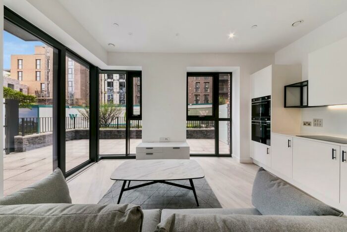 1 Bedroom Apartment To Rent In Willowbrook House, Woodberry Down, Finsbury Park, N4