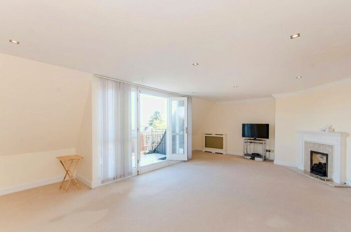 2 Bedroom Flat To Rent In West Wimbledon, Wimbledon Village, London, SW20
