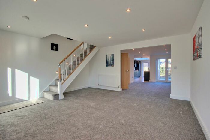 3 Bedroom Semi-Detached House For Sale In Old Road, Leconfield, HU17